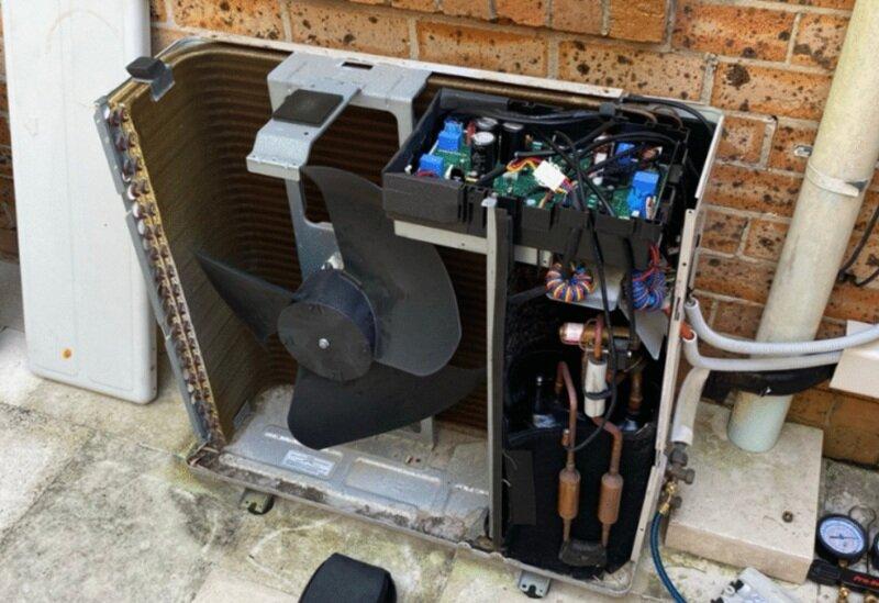 Open buitenunit fan zichtbaar